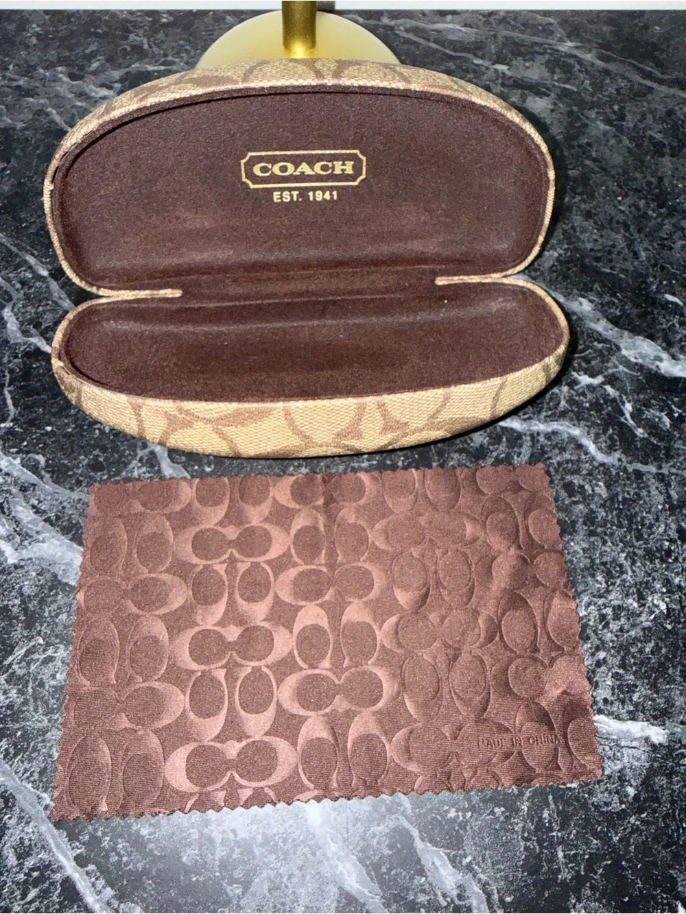 Coach authentic hard